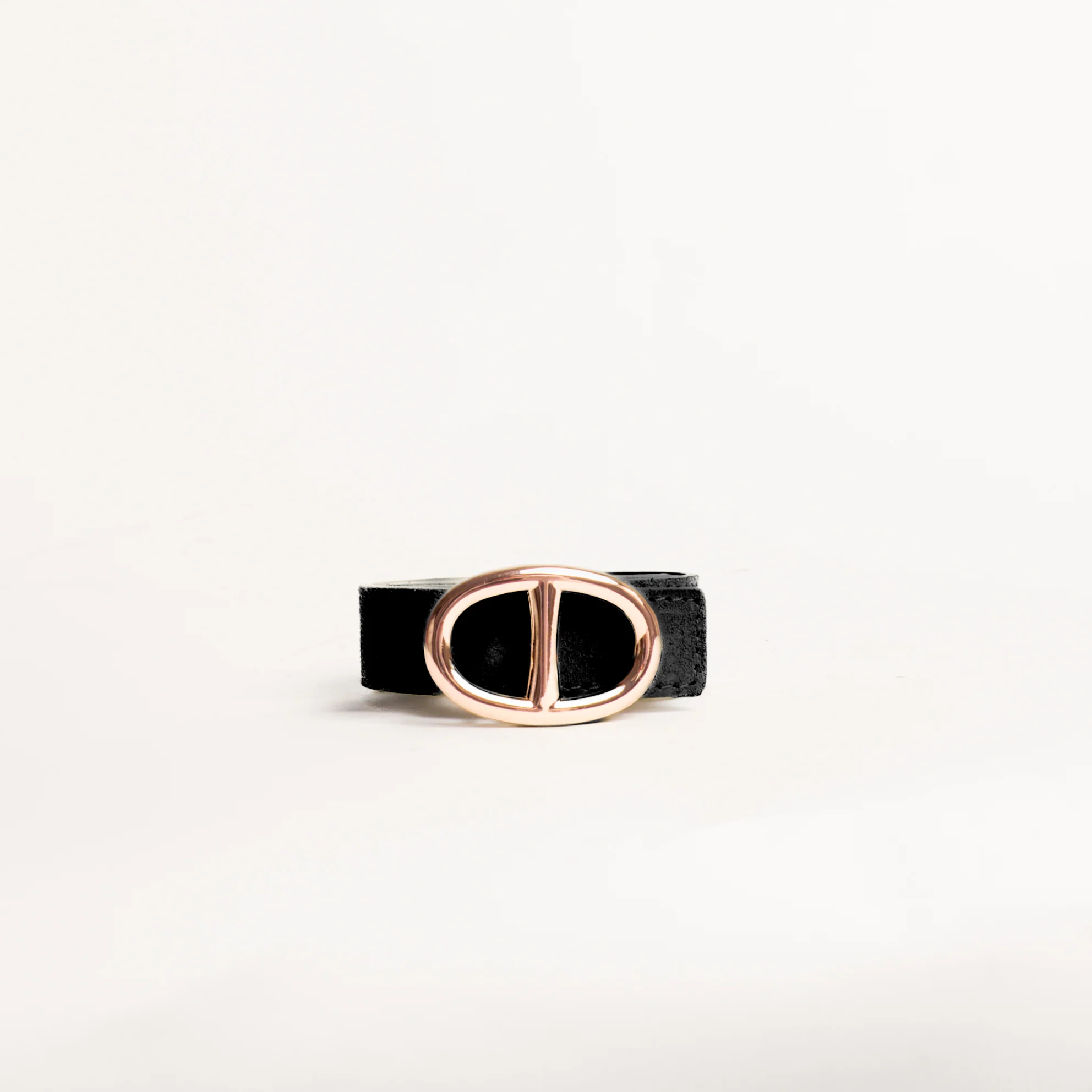 W by Whitemood-Cintura fibbia ovale in pelle scamosciata - Nero