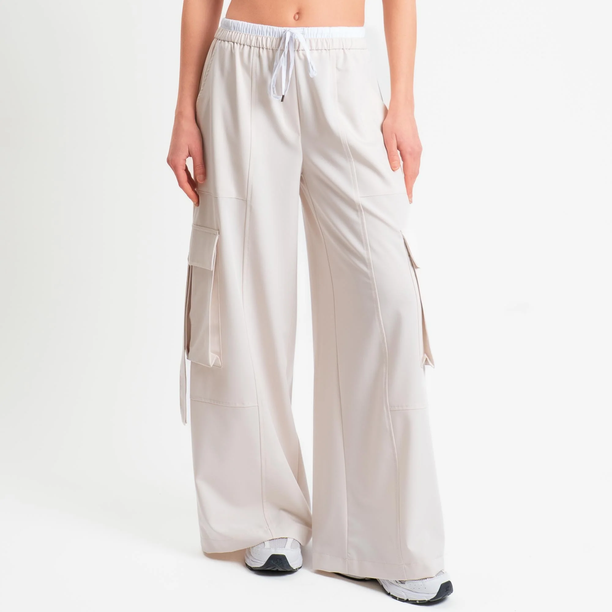 Tensione in-Pantalone cargo con coulisse - burro/bianco - Image 2