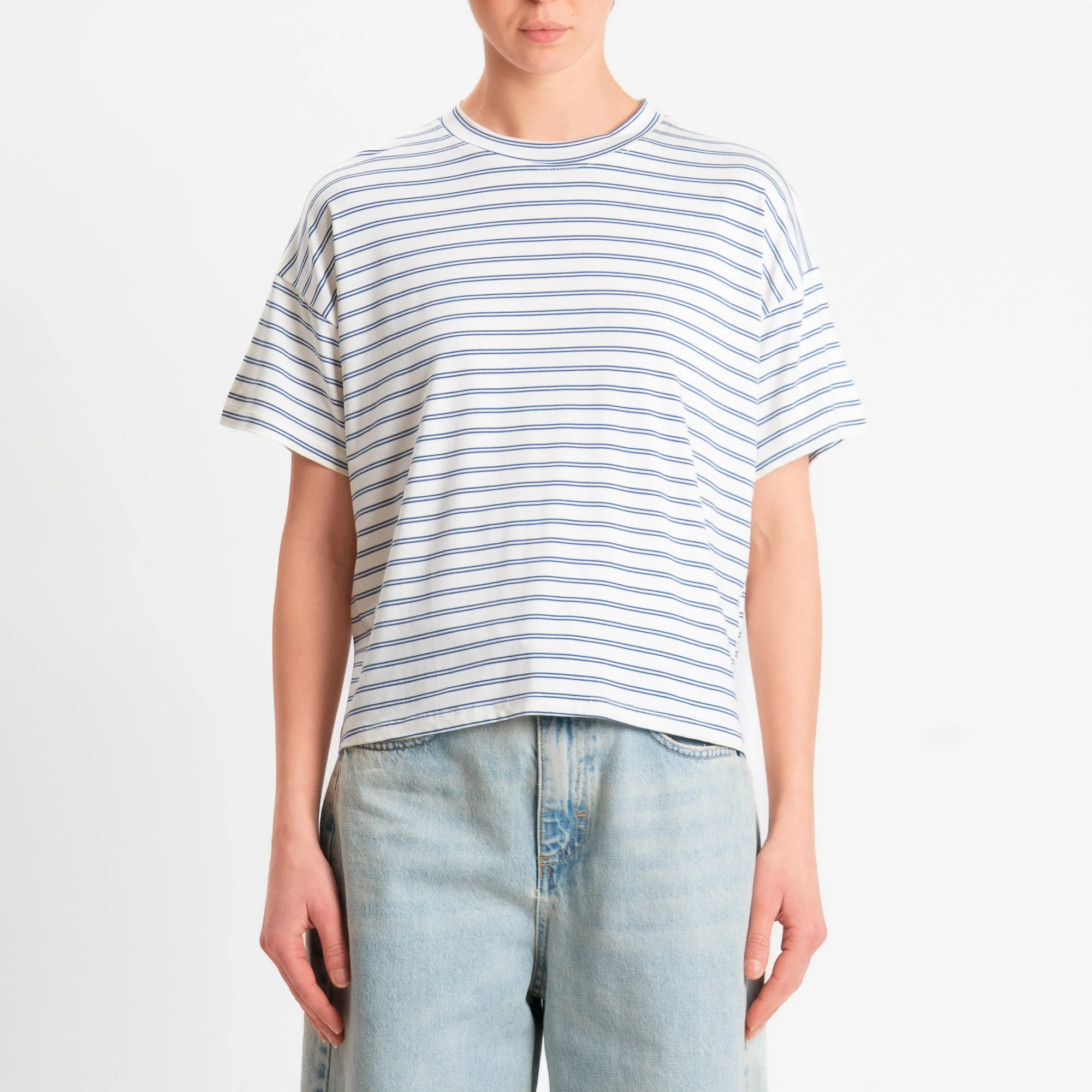 Zeroassoluto-T-shirt girocollo a righe in jersey elasticizzato - panna/jeans - Image 2