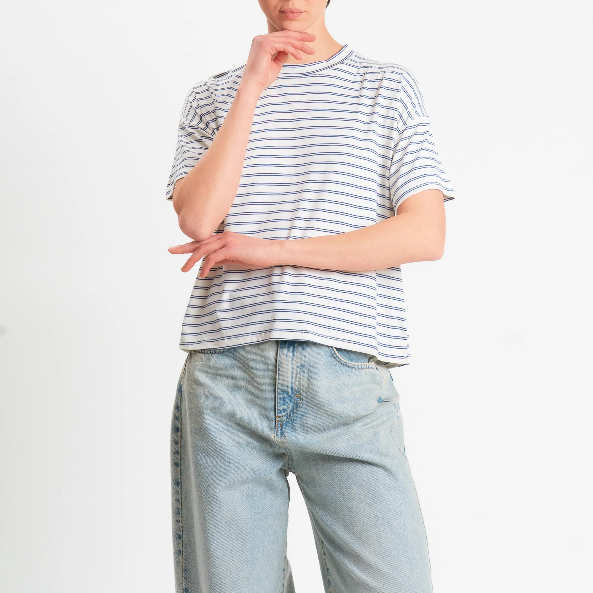 Zeroassoluto-T-shirt girocollo a righe in jersey elasticizzato - panna/jeans - Image 3
