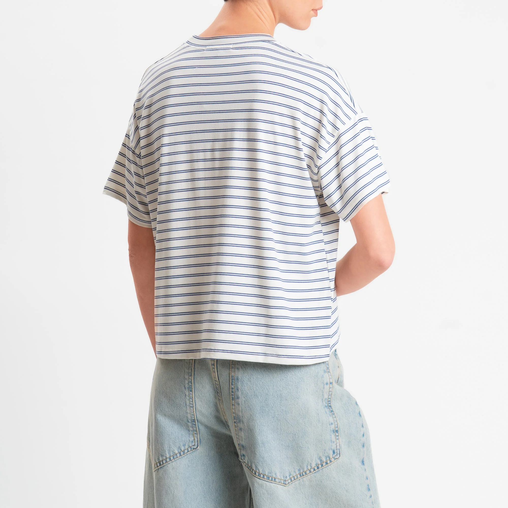 Zeroassoluto-T-shirt girocollo a righe in jersey elasticizzato - panna/jeans - Image 4