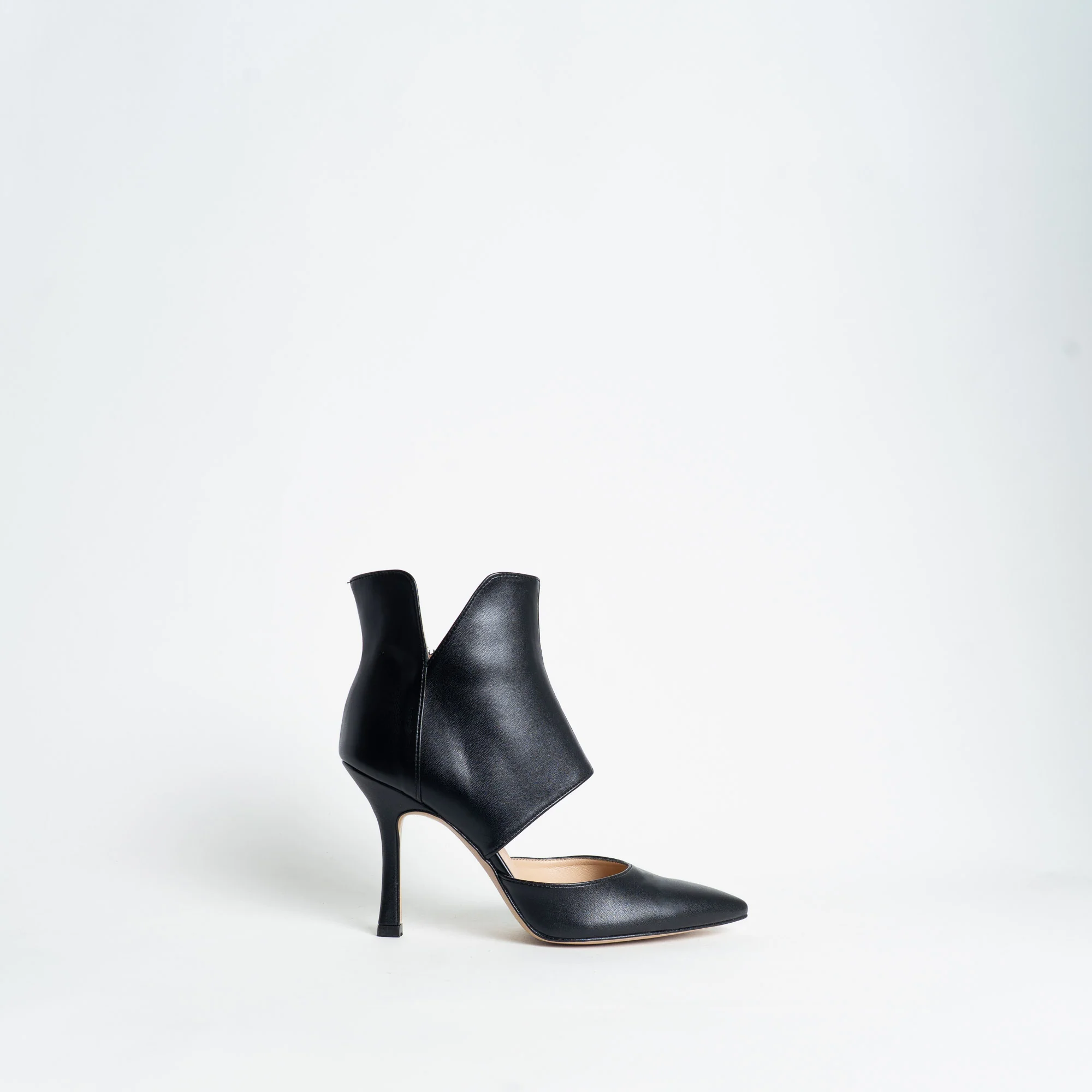 Ovyè-Stivaletto cut out con tacco - nero