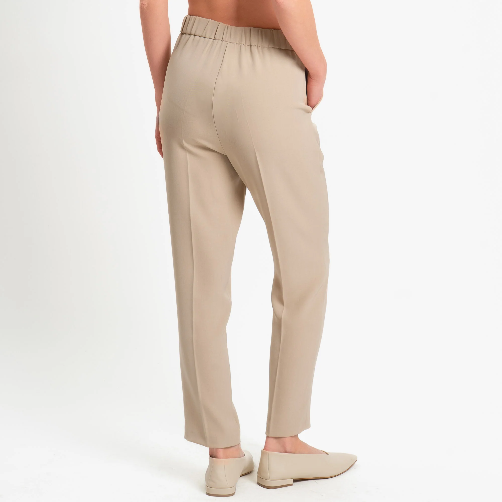 Tensione in-Pantalone straight elastico dietro tessuto fluido - beige - Image 5