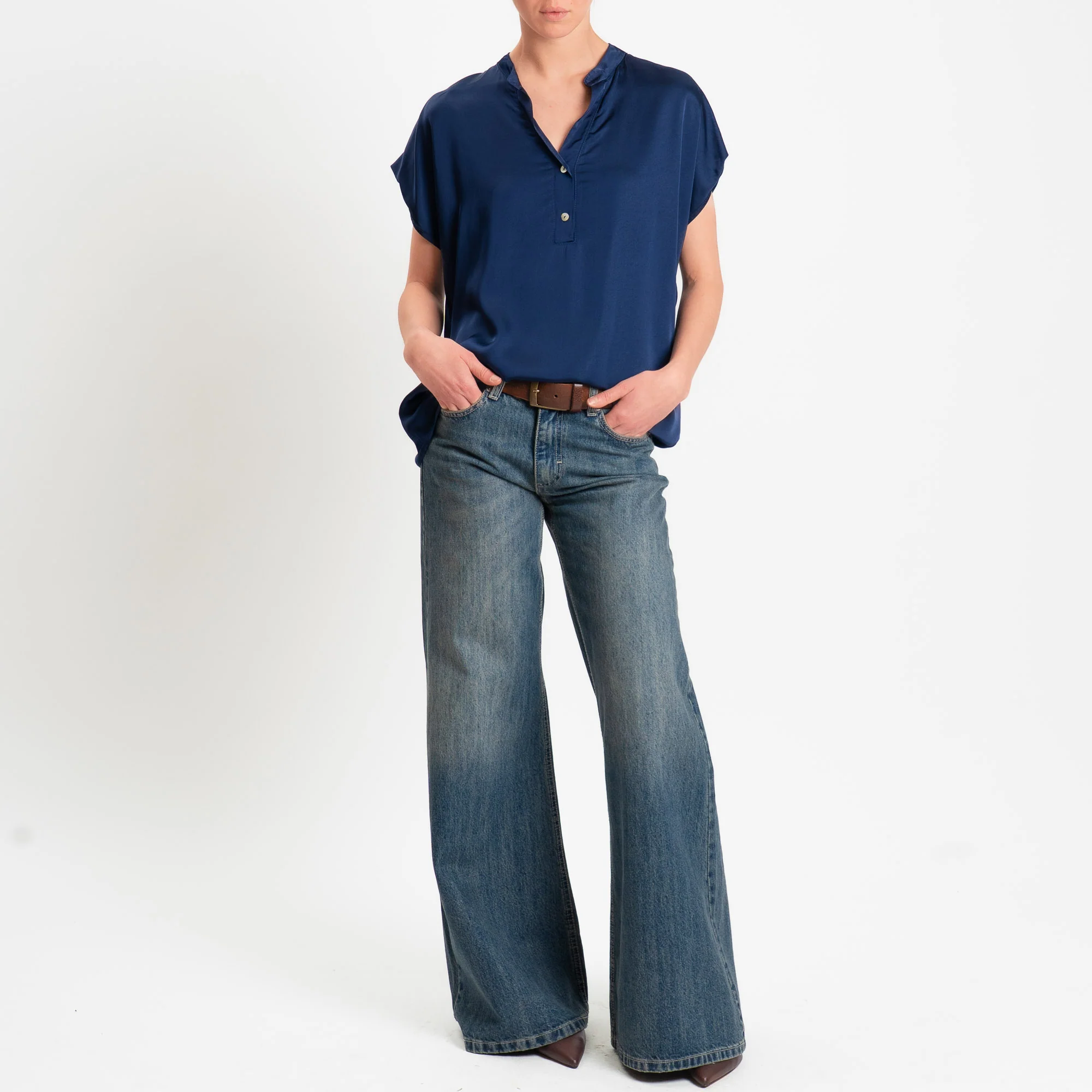 Motel-Blusa chester smanicata in satin - blu