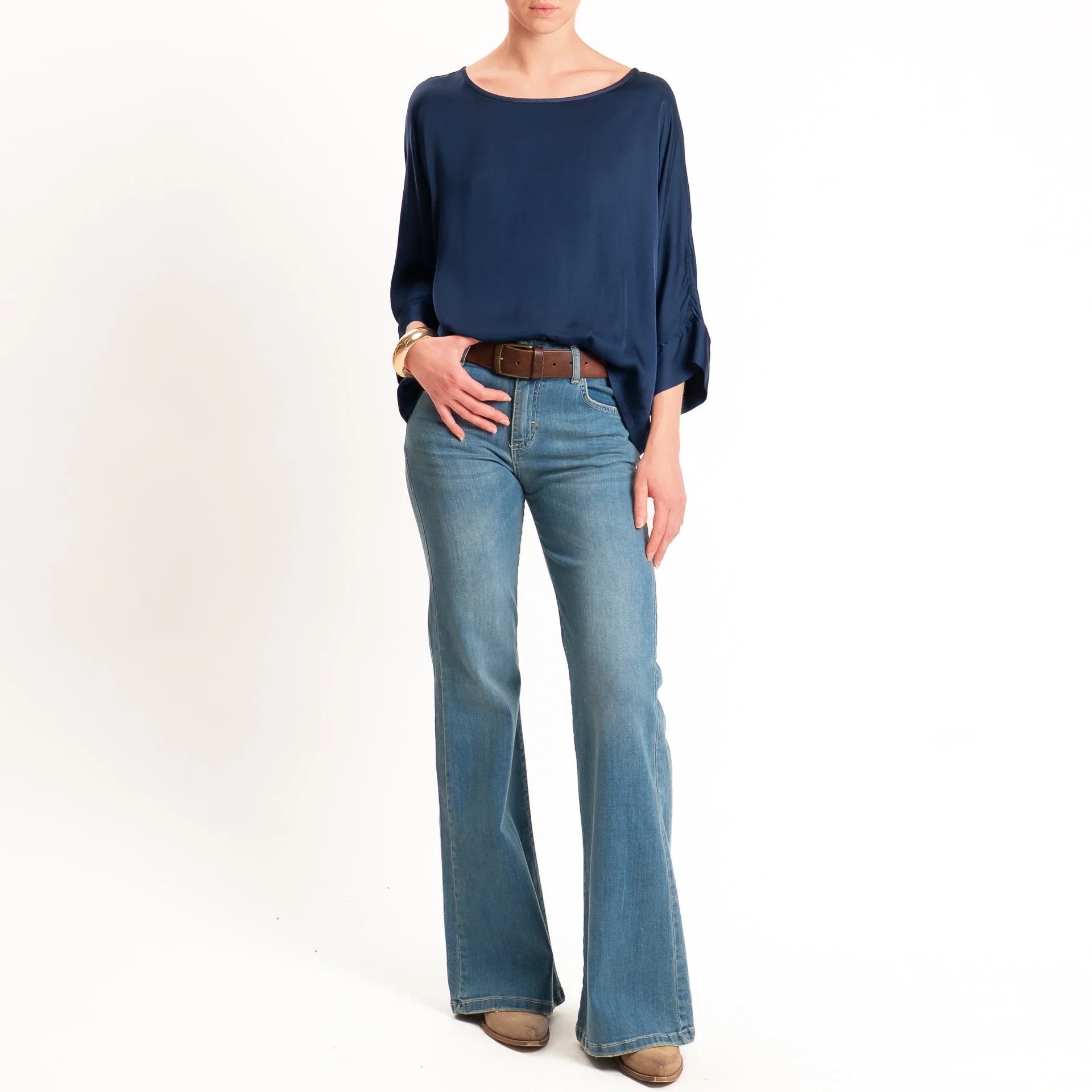 Tensione in-Blusa satin bottoni dietro - blu