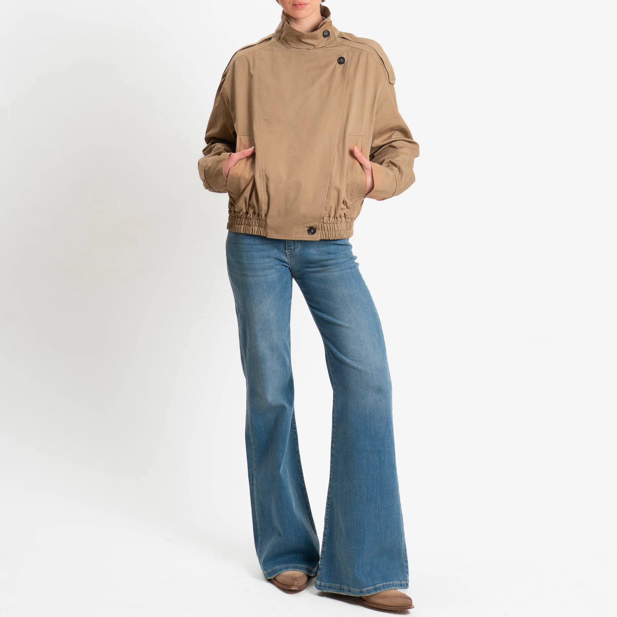 Vicolo-Bomber con chiusura asimmetrica - beige - Image 4