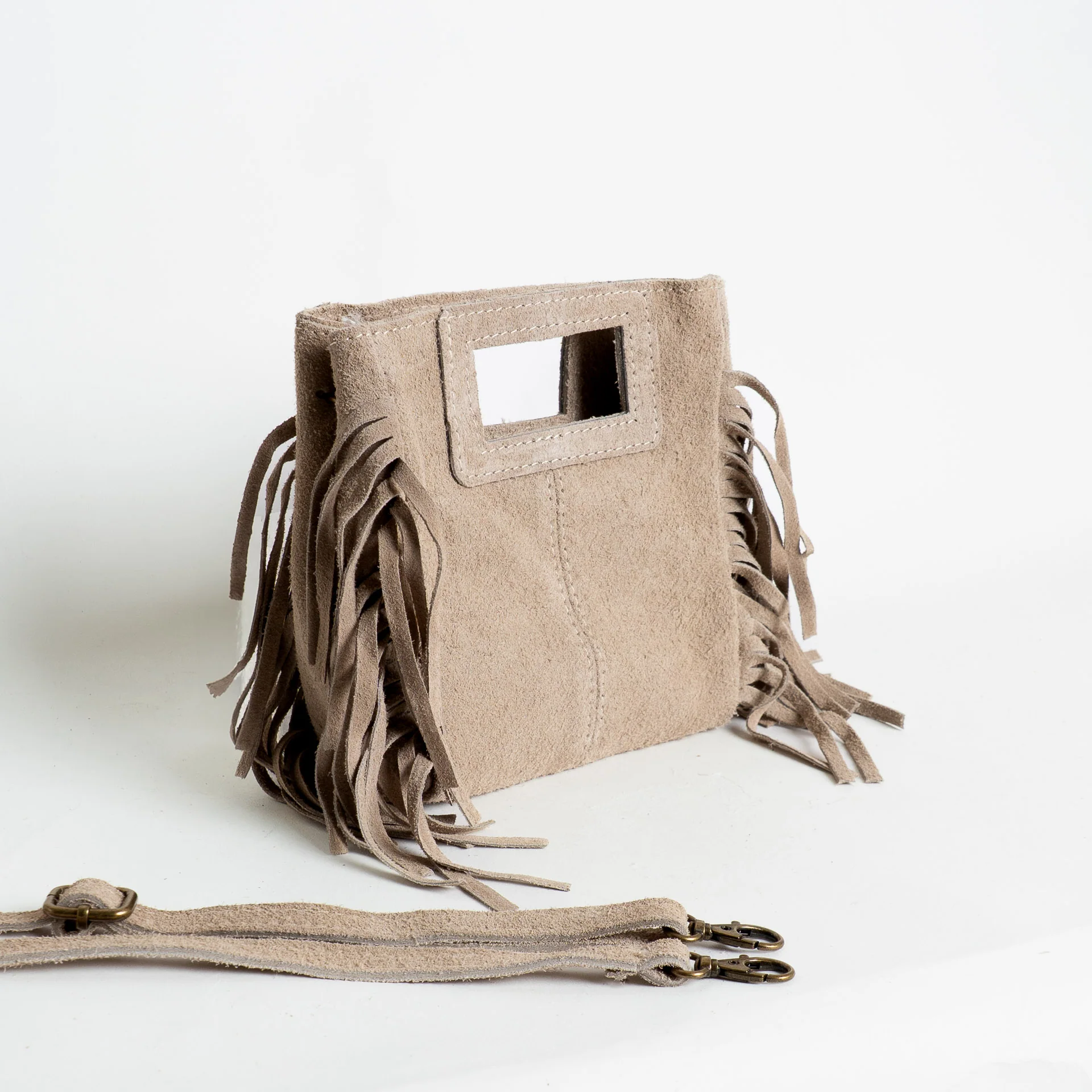 W by Whitemood-Mini borsa a mano scamociata con frange - sand - Image 2