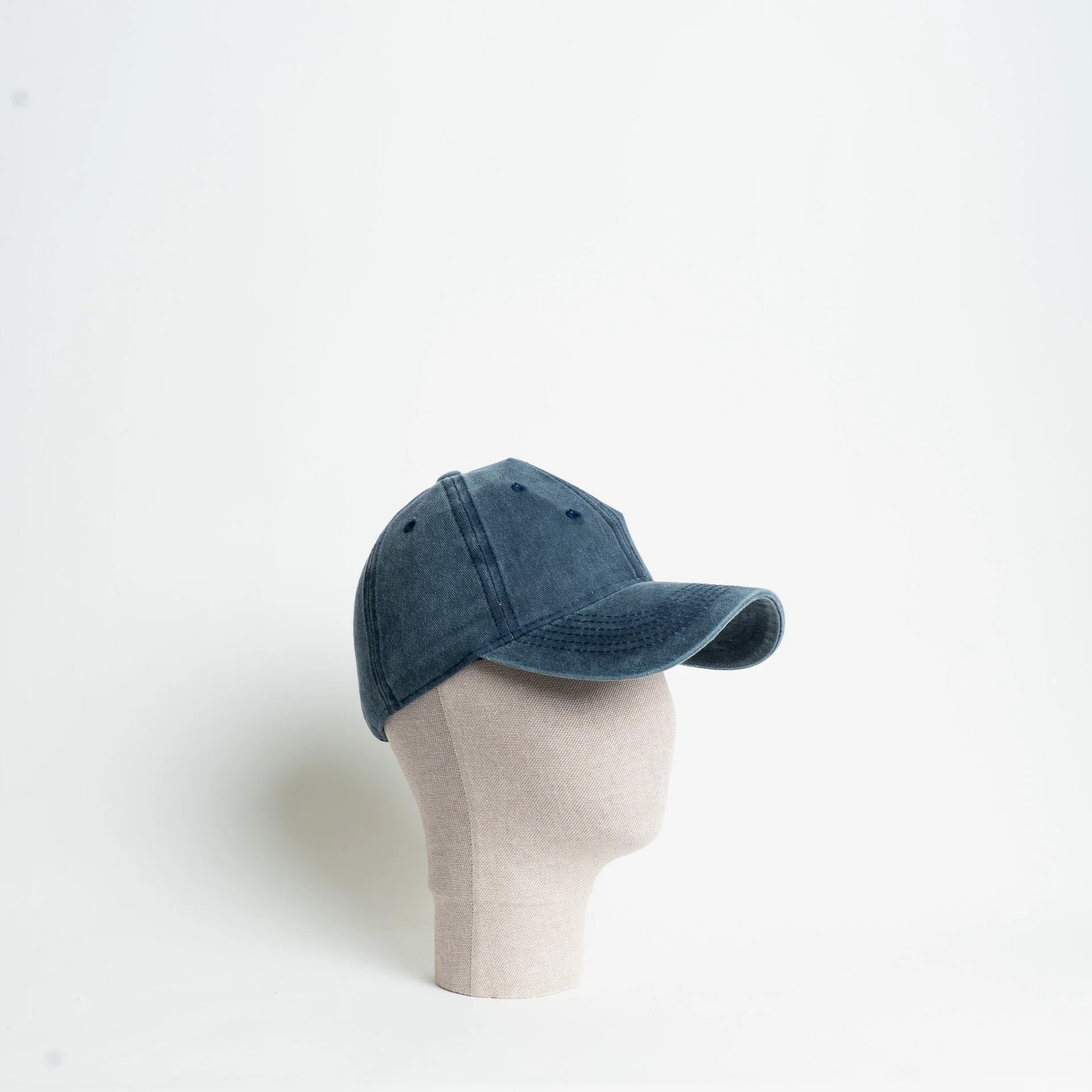 W by Whitemood- Berretto stone washed - Blu