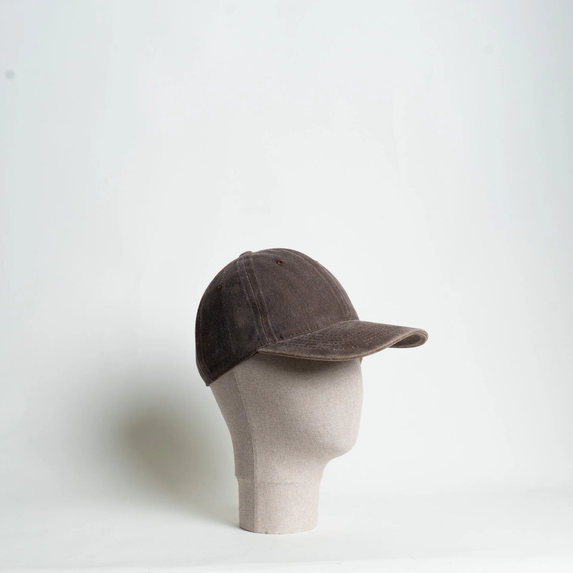 W by Whitemood- Berretto stone washed - choco