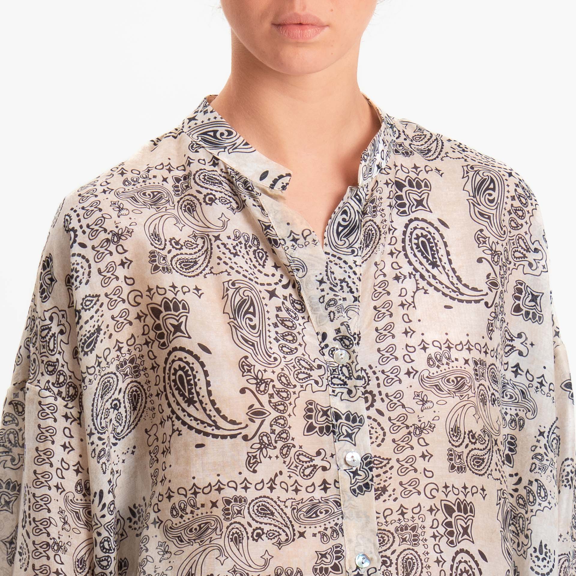Zeroassoluto-Camicia MAIA mussola seta/cotone fantasia - bandana burro/nero - Image 4