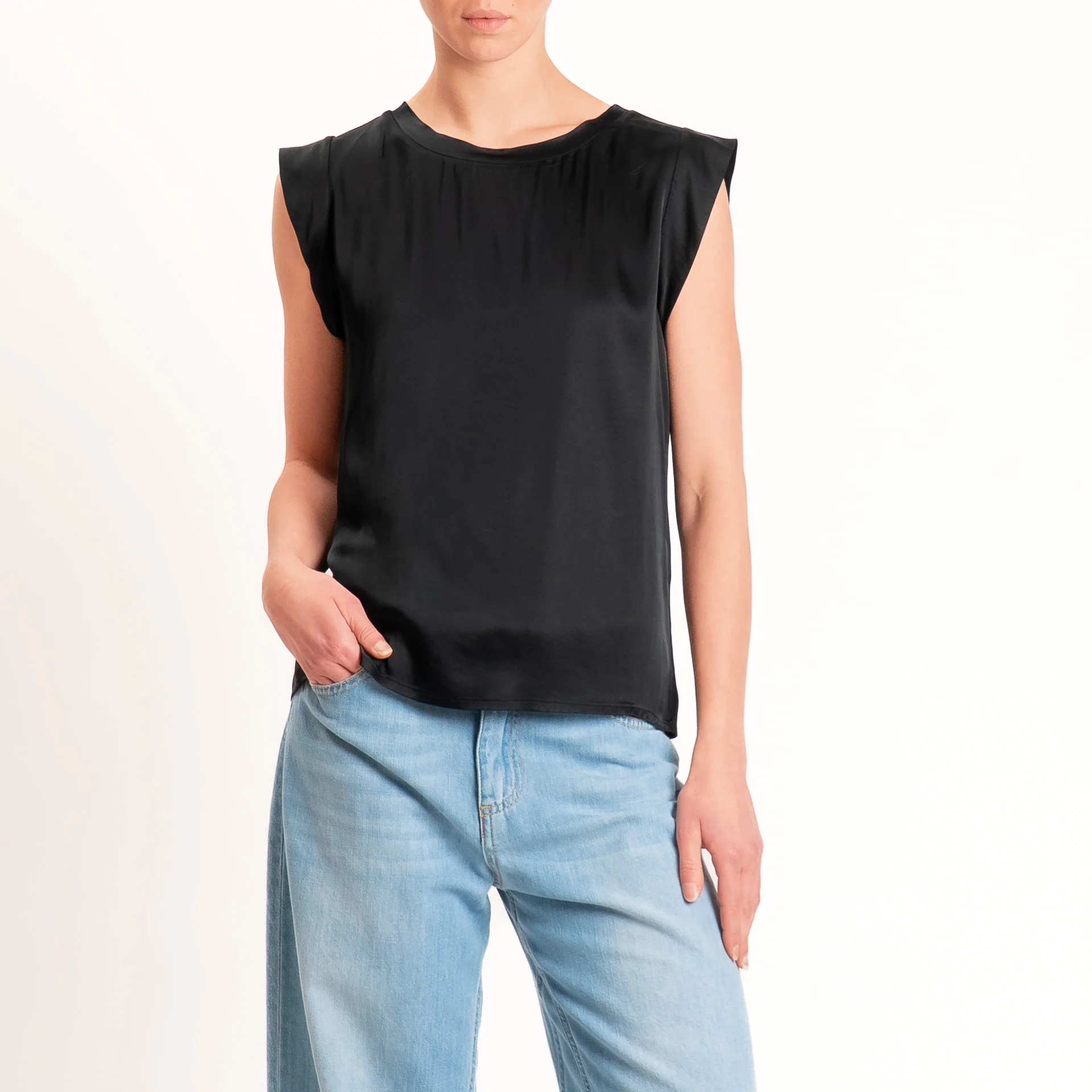 Motel-Blusa smanicata in satin viscosa elasticizzata - nero