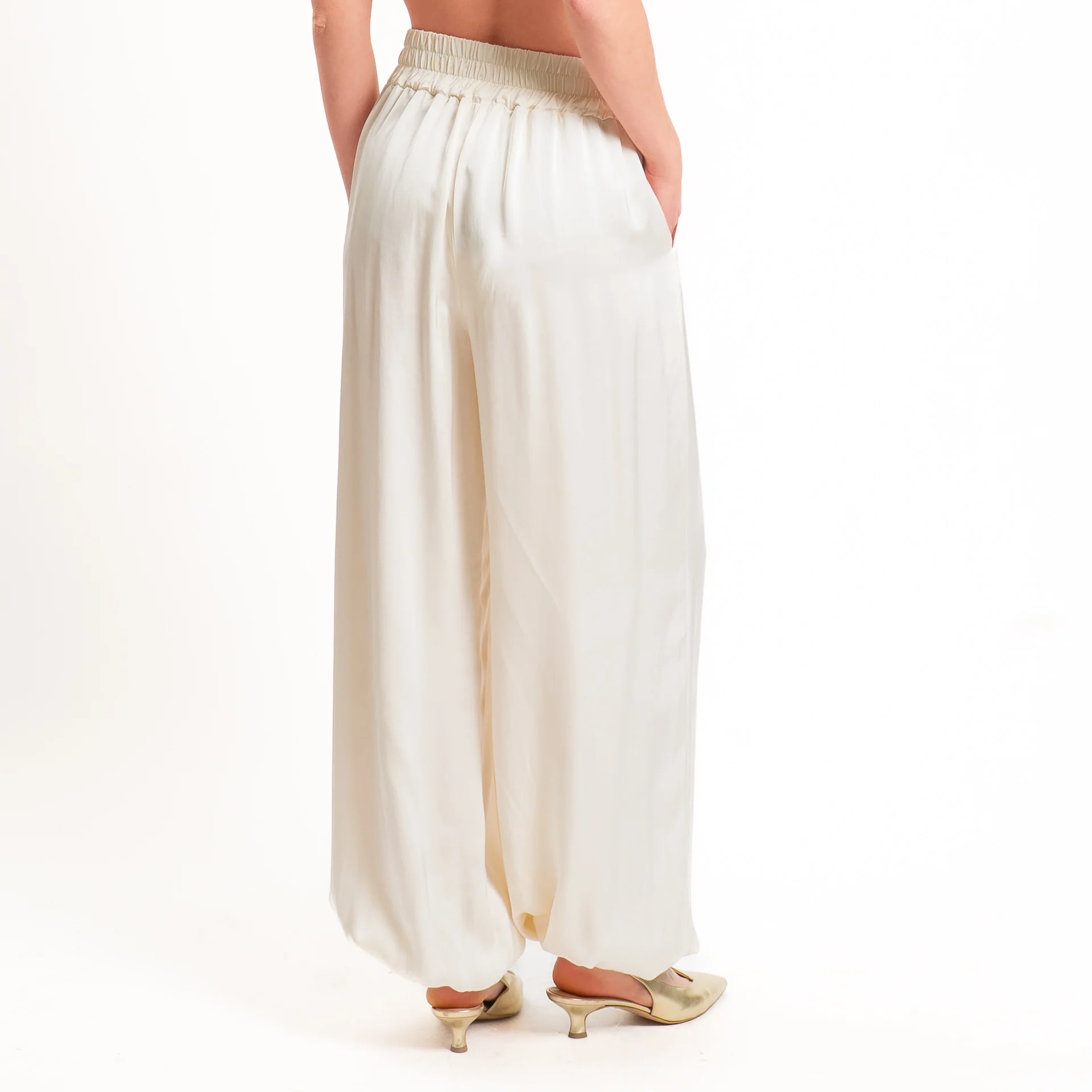 Tensione in-Pantalone balloon in satin elastico in vita - burro - Image 3