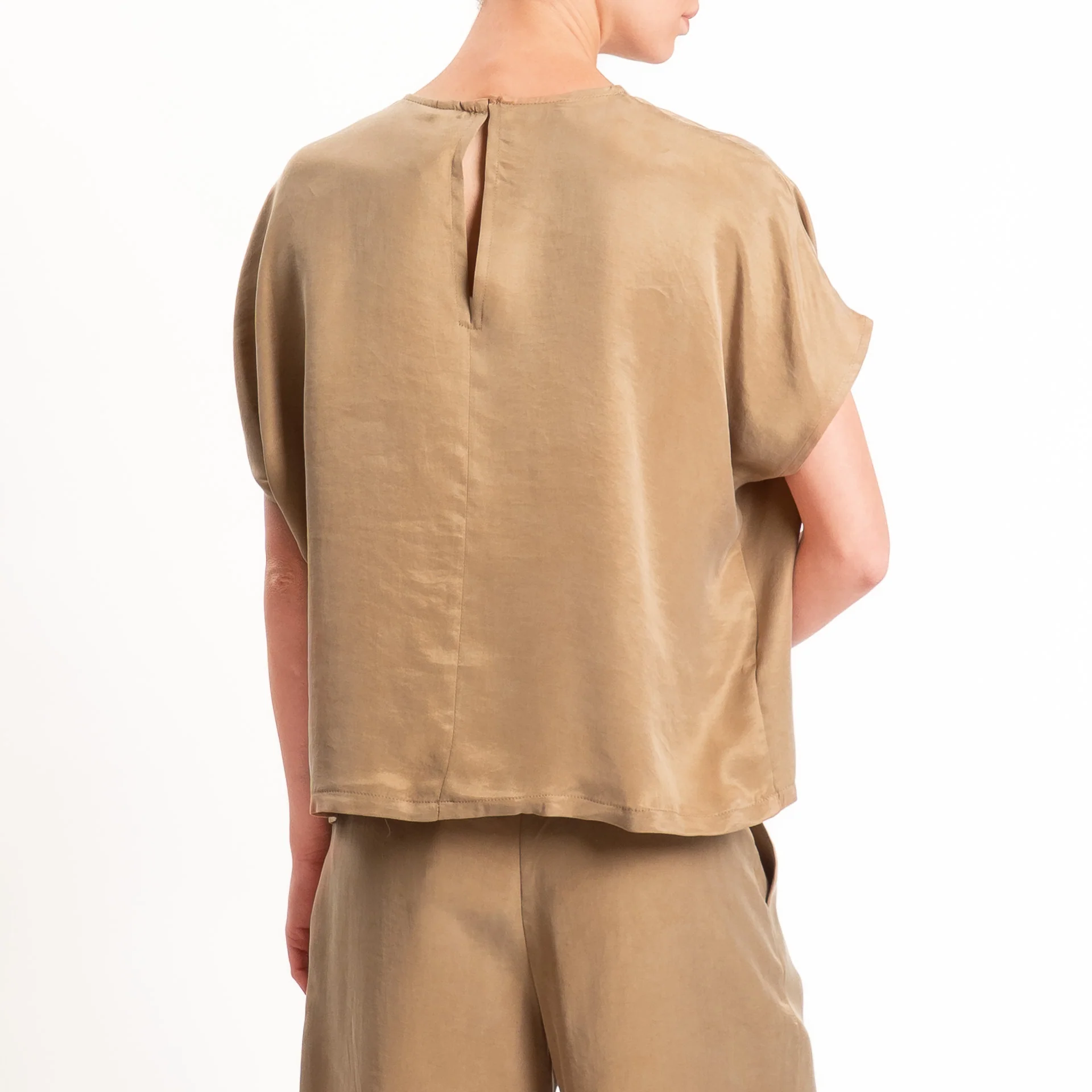 Tensione in-Blusa cupro bottone dietro - camel - Image 4