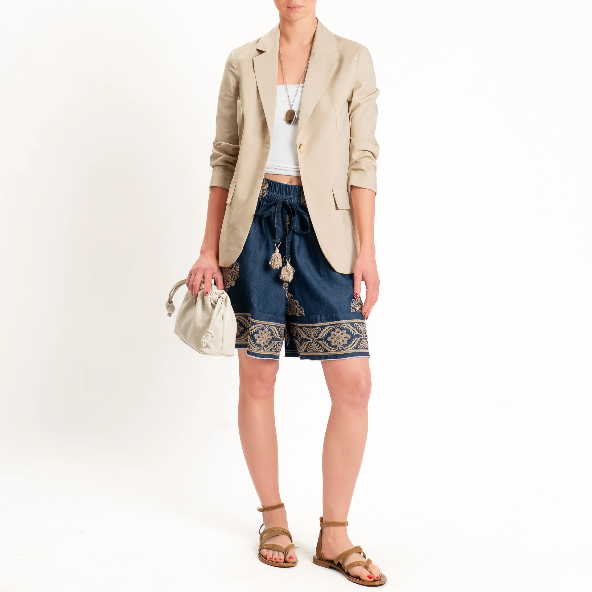 Motel-Shorts chambay con ricami - denim/biscotto